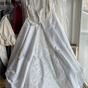 Wedding gown. Brand new.
